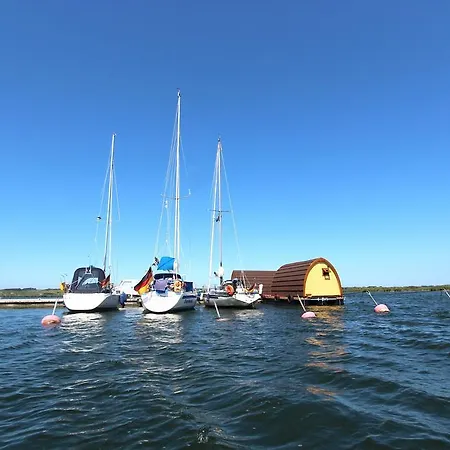 Botel Hausbooturlaub In Gager Auf Rugen