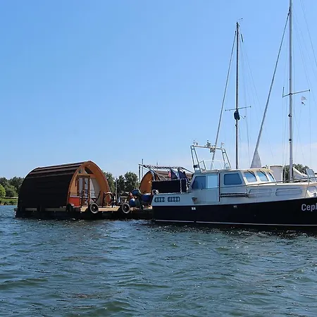Botel Hausbooturlaub In Gager Auf Rugen *