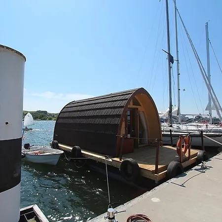 Hausbooturlaub In Gager Auf Rugen Goehren (Ruegen)