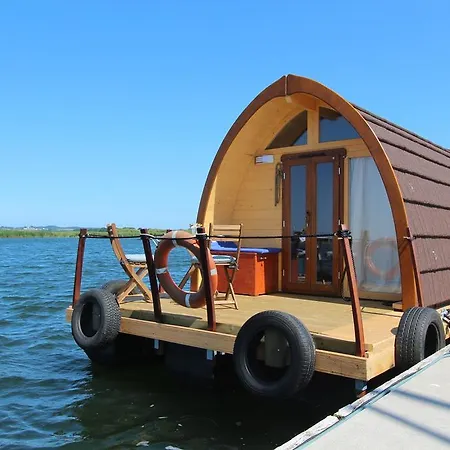 Botel Hausbooturlaub In Gager Auf Rugen *